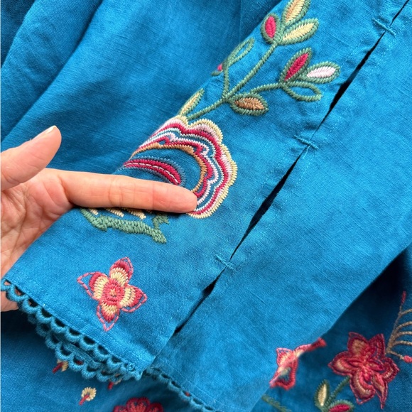 Johnny Was Messine V-Neck Top w/ Side Slits in Teal Floral Embroidered Linen S - Picture 11 of 15